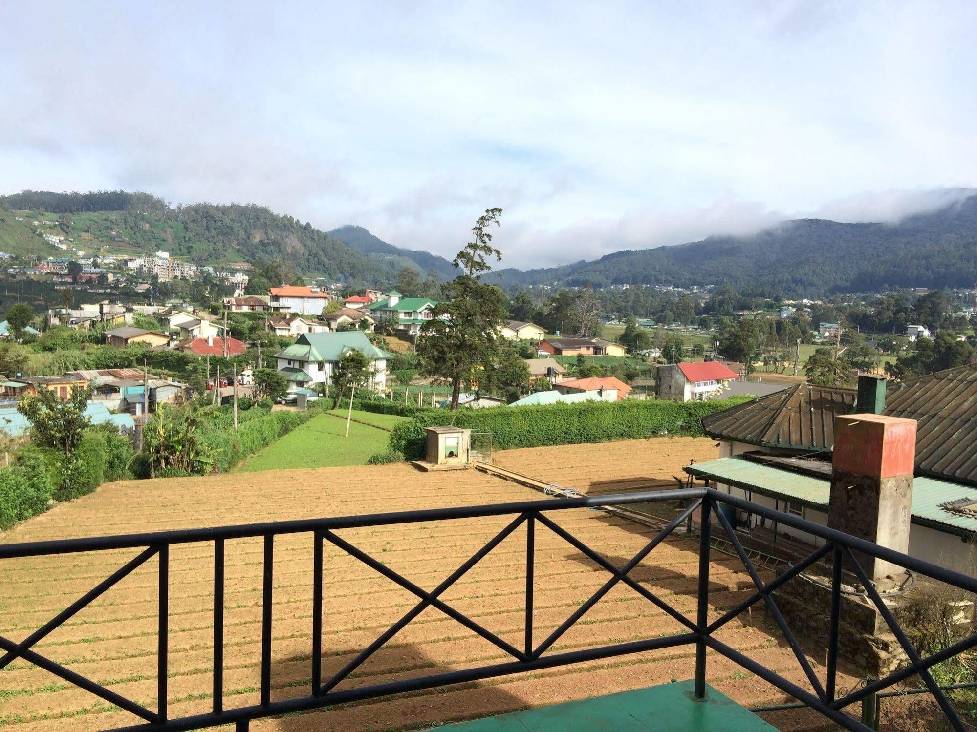 Binota Hotel Nuwara Eliya Bagian luar foto
